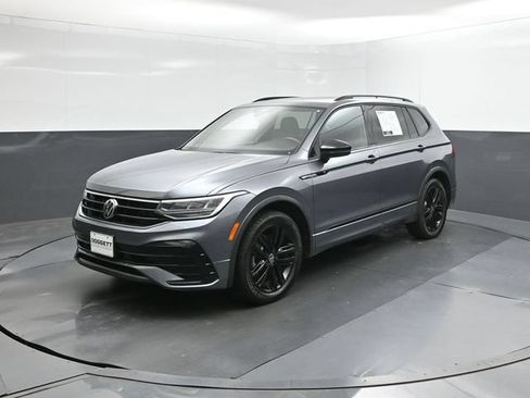 Used 2022 Volkswagen Tiguan SE R-Line FWD image 30