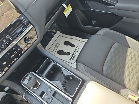 New 2026 Nissan Pathfinder Platinum FWD image 29
