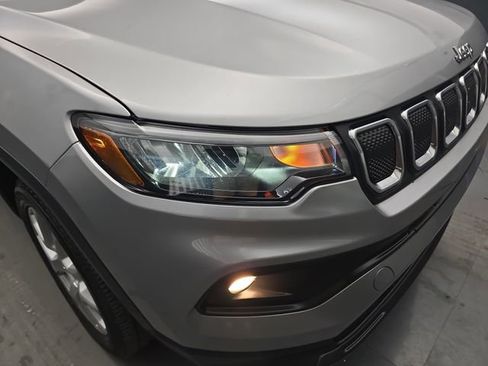Used 2022 Jeep Compass Latitude AWD/4WD image 13
