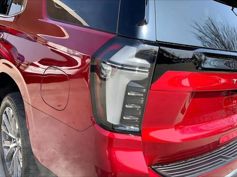 Used 2025 Chevrolet Tahoe High Country AWD/4WD image 28