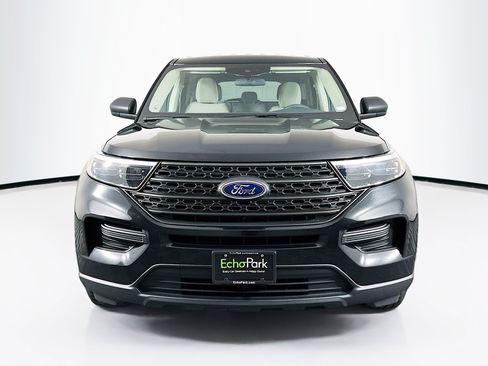 Used 2023 Ford Explorer 4WD image 2