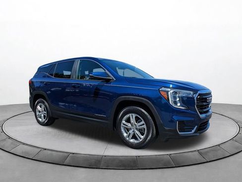 Used 2023 GMC Terrain SLE FWD image 1
