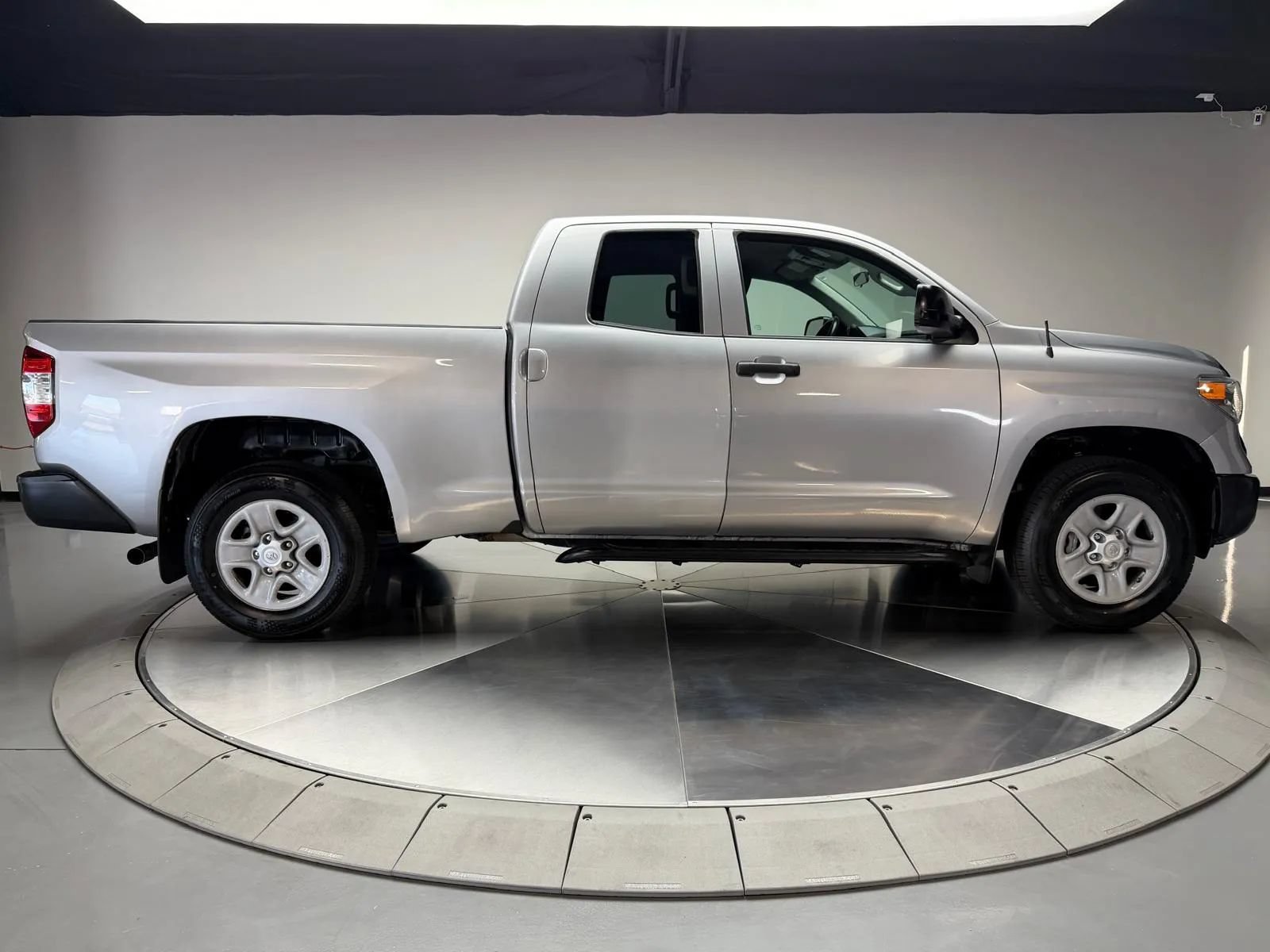 Used 2014 Toyota Tundra SR RWD image 6