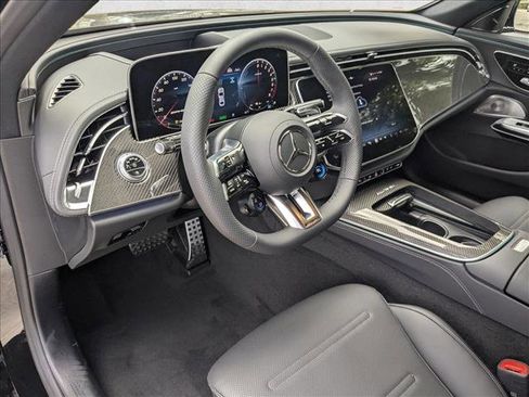 New 2026 Mercedes-Benz E 53 AMG e 4MATIC Sedan image 3