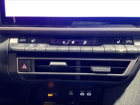 New 2026 Toyota Camry Hybrid image 22