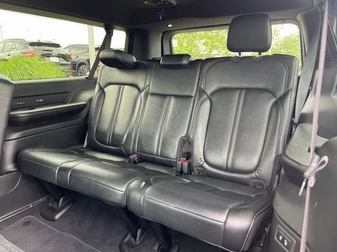 Used 2024 Jeep Wagoneer L Series II w/ Flexible Seating Group AWD/4WD image 10