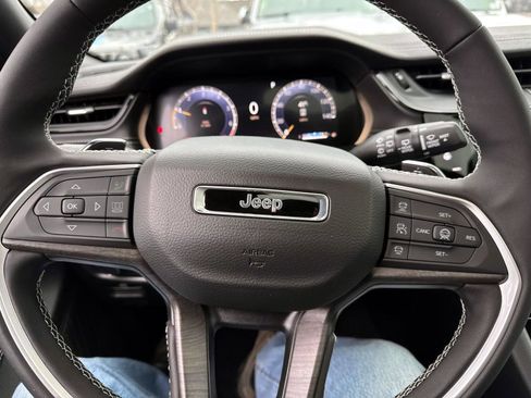 New 2026 Jeep Grand Cherokee Altitude image 14