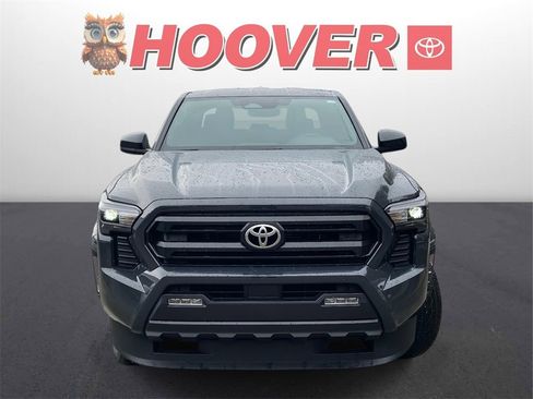 Used 2025 Toyota Tacoma SR5 image 7