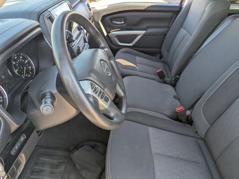 Used 2024 Nissan Titan SV image 23