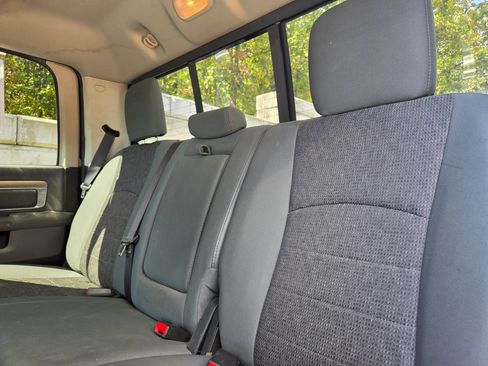 Used 2016 RAM 2500 Big Horn w/ Black Appearance Group AWD/4WD image 4