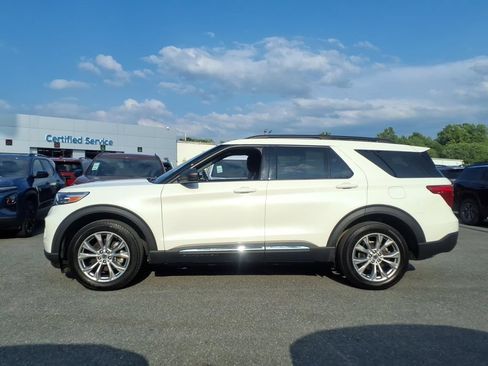 Used 2023 Ford Explorer XLT w/ Equipment Group 202A AWD/4WD image 6