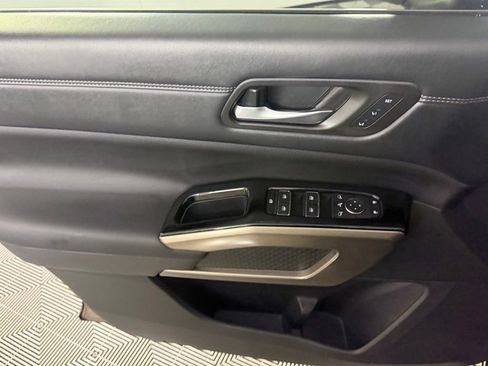 Used 2024 Nissan Pathfinder Platinum w/ Cargo Package AWD/4WD image 24