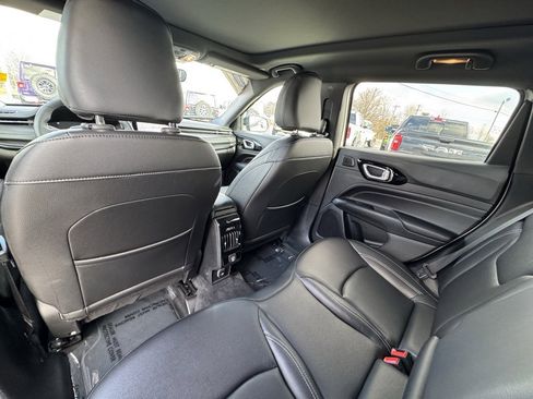 Used 2024 Jeep Compass Limited w/ High Altitude Package image 12