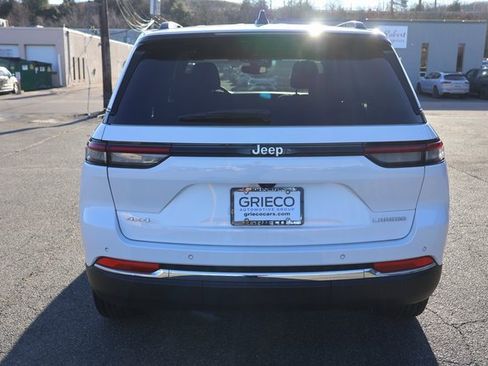 Used 2024 Jeep Grand Cherokee Laredo image 7