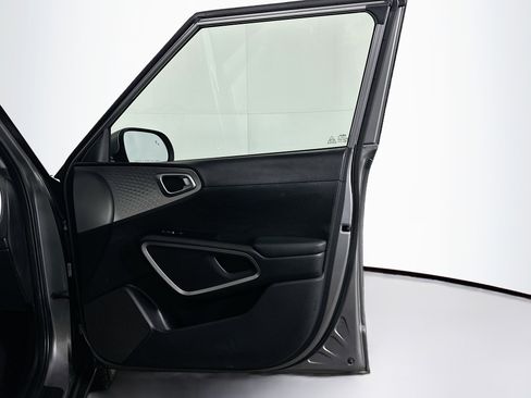 Used 2025 Kia Soul LX w/ LX Technology Package image 31