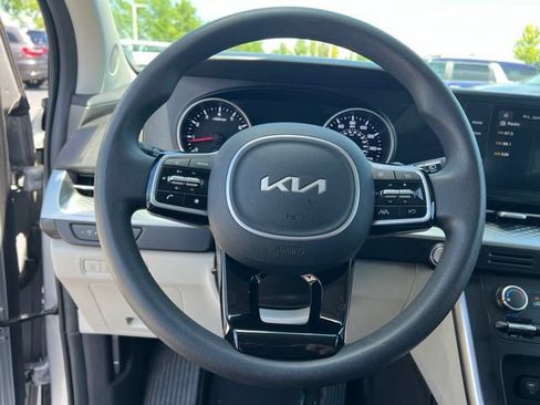Used 2022 Kia Carnival LX FWD image 14