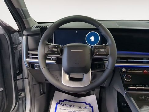 Used 2025 Hyundai Santa Fe Limited image 8