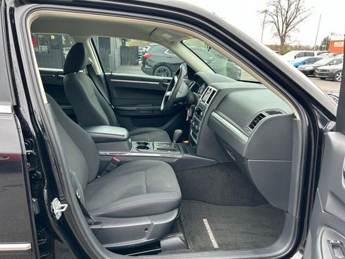 Used 2009 Chrysler 300 LX image 15