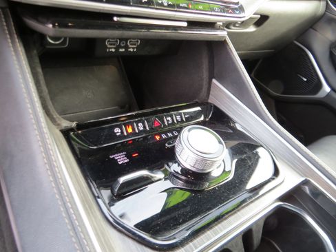 Used 2024 Jeep Wagoneer Series II image 20