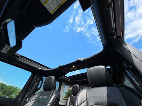 Used 2021 Jeep Wrangler Unlimited Sahara w/ Cold Weather Group AWD/4WD image 27