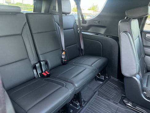Used 2022 GMC Yukon XL Denali image 12