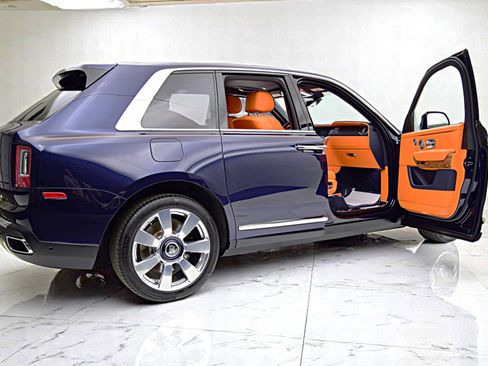 Used 2025 Rolls-Royce Cullinan AWD/4WD image 15