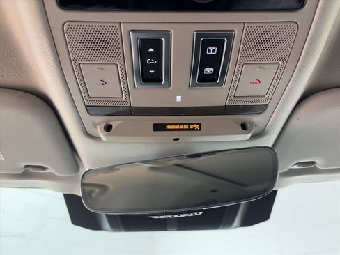 Used 2023 Land Rover Defender 130 SE image 12