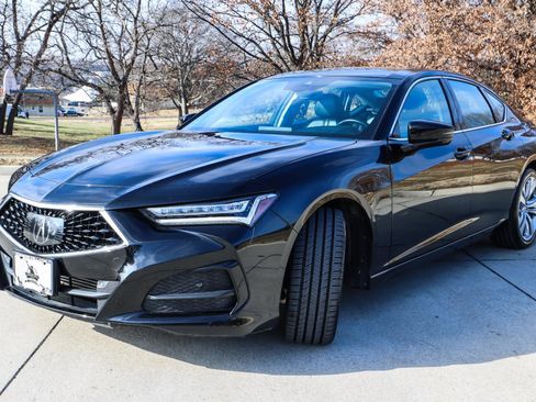 Used 2022 Acura TLX w/ Technology Package image 3