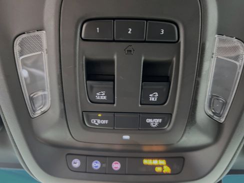 Used 2025 Cadillac CT4 V w/ Technology Package image 21