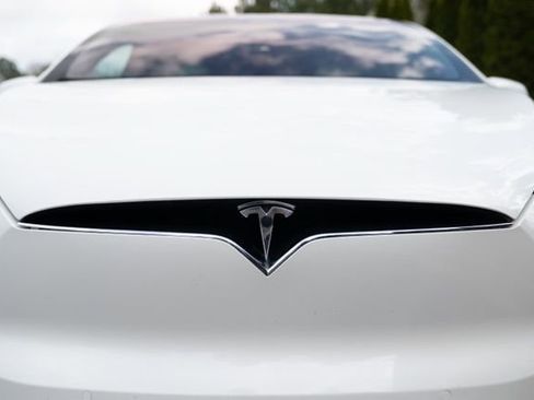 Used 2020 Tesla Model X Long Range image 18