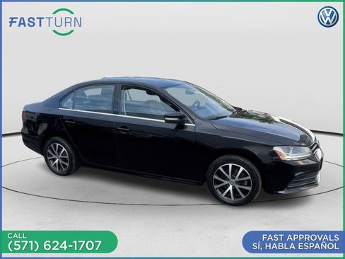 Used 2017 Volkswagen Jetta SE FWD image 4