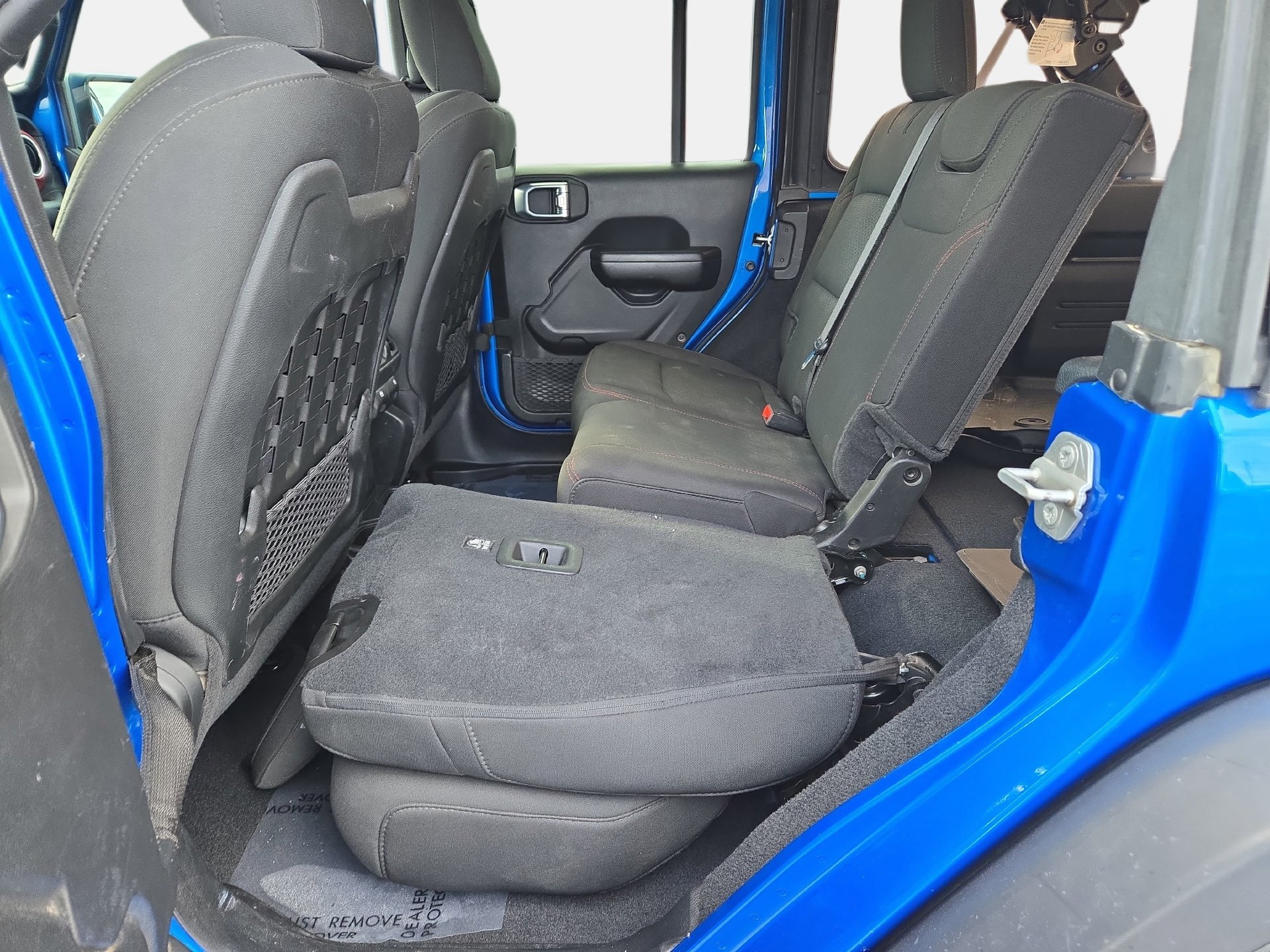 Used 2021 Jeep Wrangler Unlimited Rubicon w/ Cold Weather Group AWD/4WD image 41