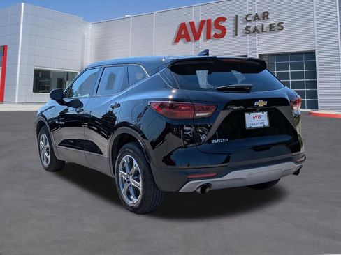 Used 2025 Chevrolet Blazer LT FWD image 9