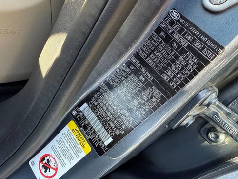 Used 2019 Land Rover Discovery Sport HSE image 29