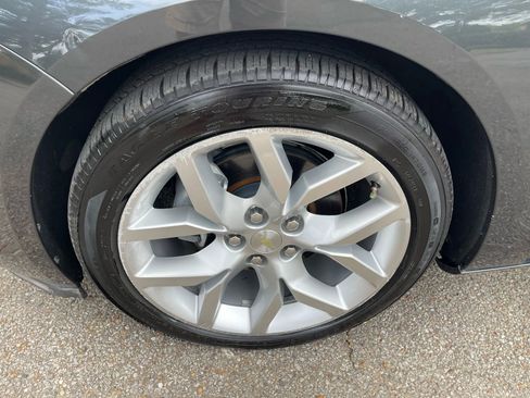 Used 2015 Chevrolet Impala LTZ image 9