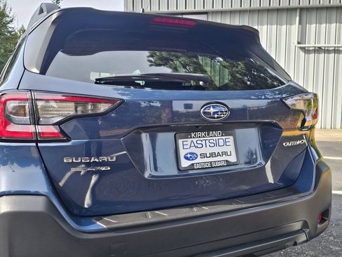 Used 2024 Subaru Outback Premium AWD/4WD image 15