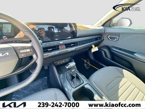 New 2025 Kia K4 EX image 24