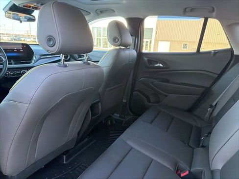 Used 2024 Chevrolet Trax ACTIV w/ Sunroof Package image 35