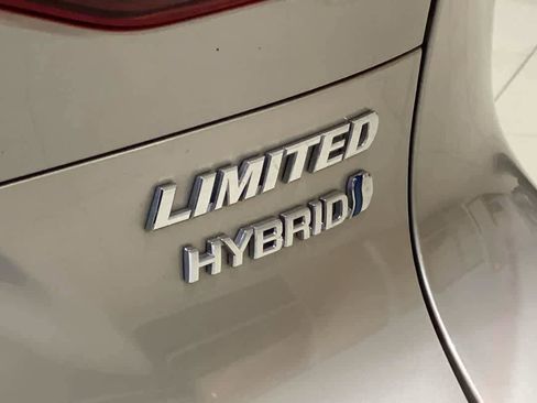 Certified 2022 Toyota Venza Limited w/ Advanced Technology Package AWD/4WD image 12