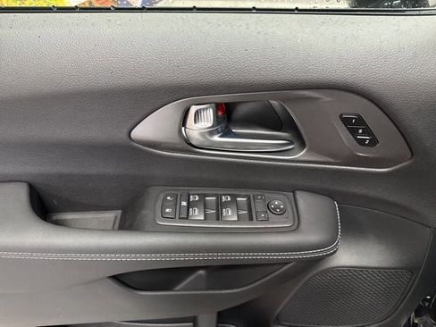 New 2026 Chrysler Pacifica Select w/ S Appearance Package image 22