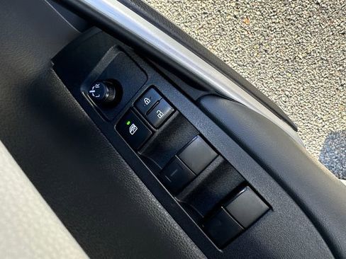 Certified 2025 Toyota Corolla Cross L image 19