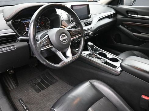 Used 2023 Nissan Altima 2.5 SR FWD image 12