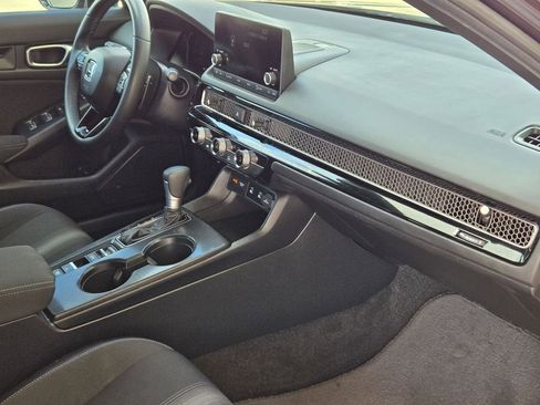 Used 2025 Honda Civic Sport image 26