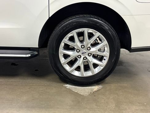 Used 2021 Ford Expedition Max XLT RWD image 14