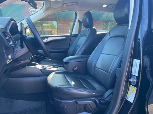 Used 2021 Ford Escape SE image 7