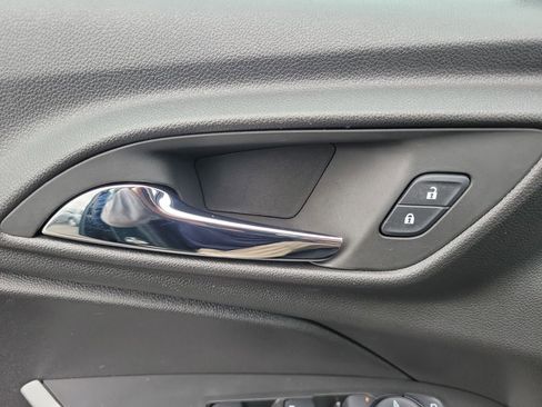 Used 2025 Chevrolet Trax LS image 26