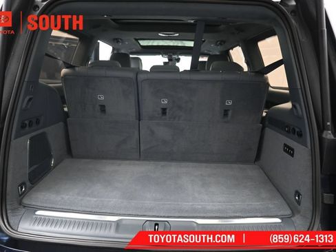 Used 2022 Jeep Grand Wagoneer Series III AWD/4WD image 34