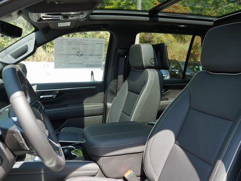 New 2026 Chevrolet Tahoe Premier image 9