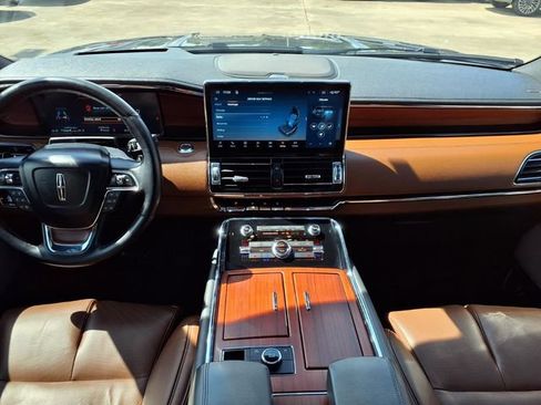 Certified 2022 Lincoln Navigator L Reserve RWD image 6