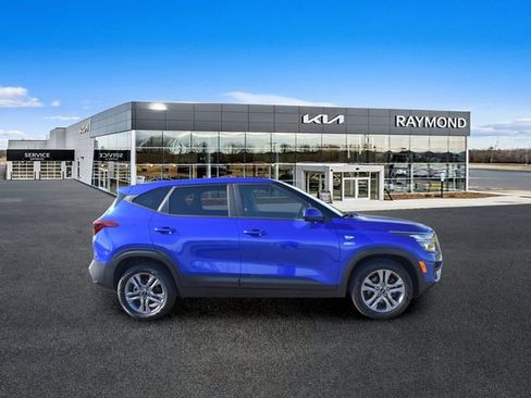 Certified 2023 Kia Seltos LX AWD/4WD image 2